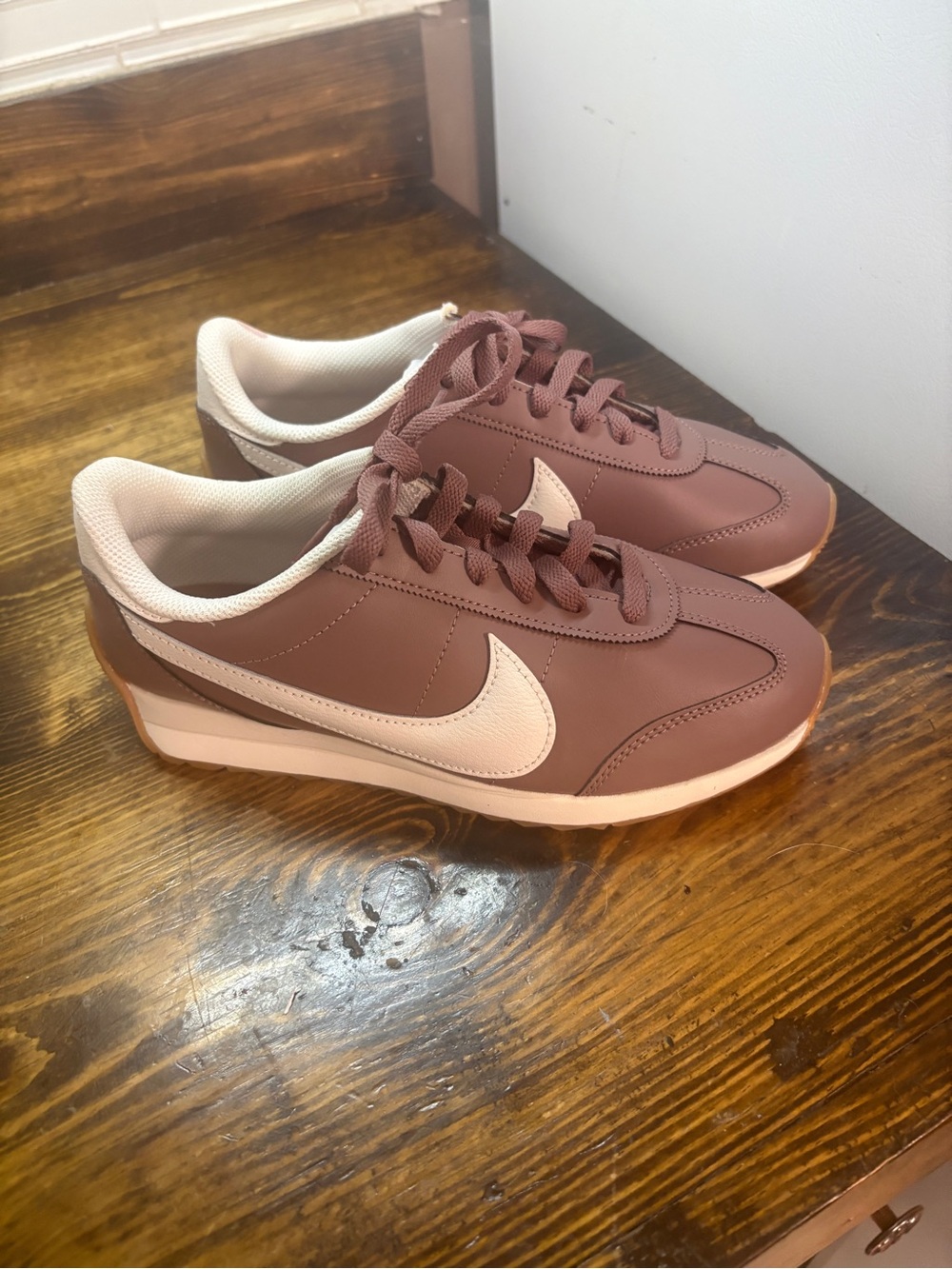 Nike mauve pink sneakers size 7